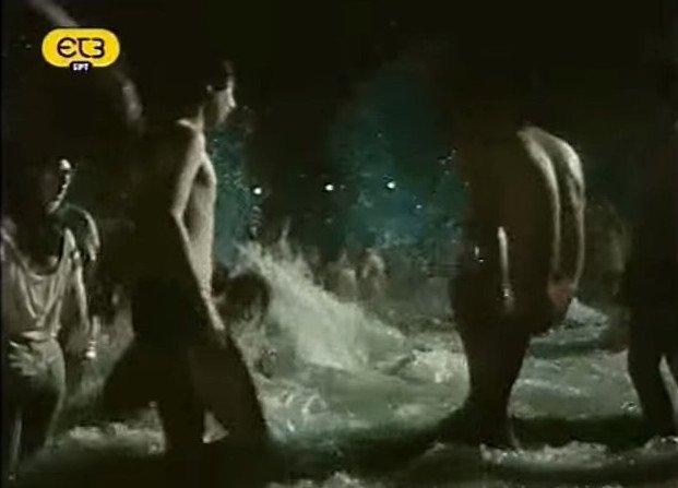 1983: Οταν ο Λουκιανός Κηλαηδόνης έκανε το περίφημο πάρτι στη Βουλιαγμένη [εικόνες & βίντεο]  | iefimerida.gr 4