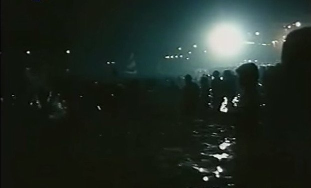 1983: Οταν ο Λουκιανός Κηλαηδόνης έκανε το περίφημο πάρτι στη Βουλιαγμένη [εικόνες & βίντεο]  | iefimerida.gr 0