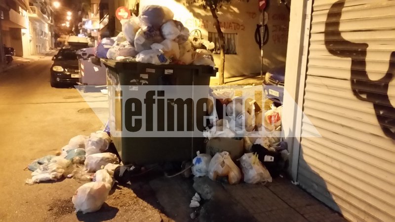Η απεργία στην καθαριότητα έληξε αλλά πολλές γειτονιές σε Ζωγράφου, Ιλίσια και Γουδί θυμίζουν ακόμα σκουπιδότοπους [εικόνες] | iefimerida.gr 1