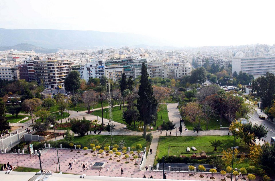Ο δήμος της Αθήνας οργώνει το πάρκο Ριζάρη στο όνομα της έκθεσης documenta | iefimerida.gr 1
