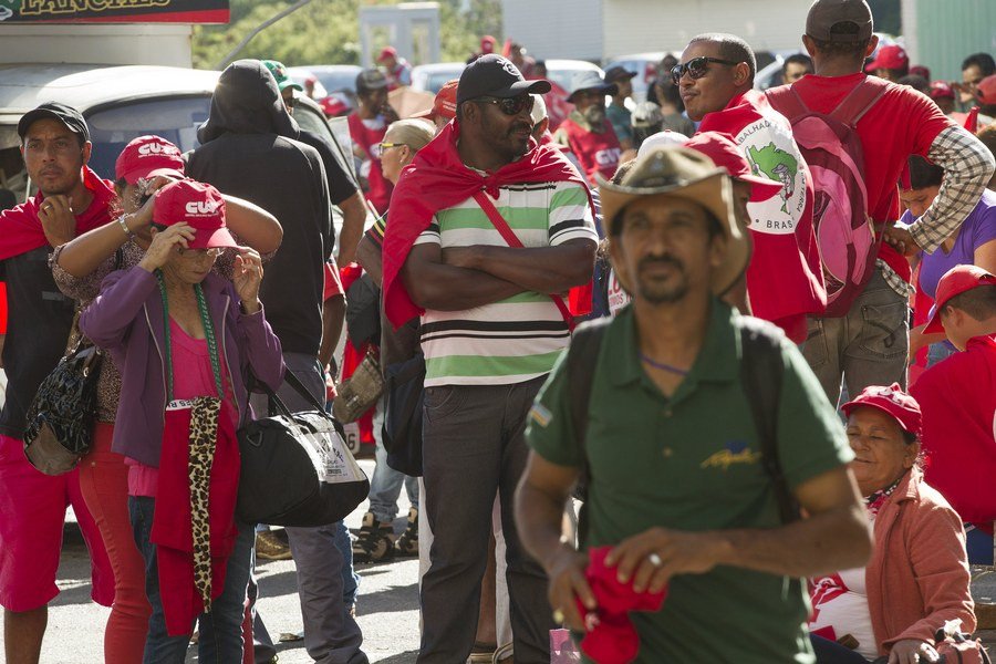 Ογκώδεις διαδηλώσεις στη Βραζιλία -Διαμαρτύρονται για τις αλλαγές στο συνταξιοδοτικό [εικόνες]  | iefimerida.gr 0