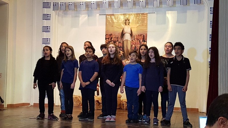 Αίγυπτος: Τα ελληνόπουλα του Καΐρου παρέλασαν τιμώντας τους αγωνιστές του 1821 [εικόνες] | iefimerida.gr 3