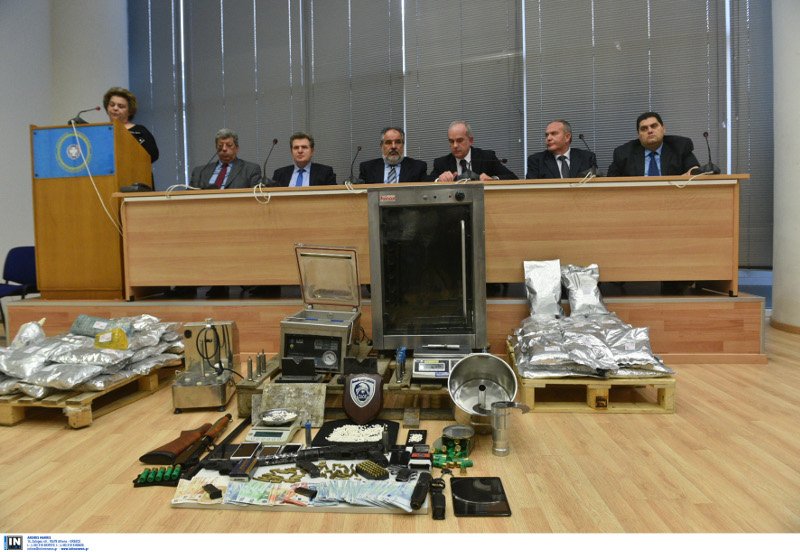 Ετσι εξαρθρώθηκε η σπείρα στη Νέα Πέραμο που έφτιαχνε τα «ναρκωτικά των τζιχαντιστών» | iefimerida.gr 1