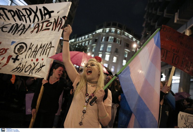 Πορεία για την Ημέρα της Γυναίκας έξω από τη Βουλή [εικόνες] | iefimerida.gr 7