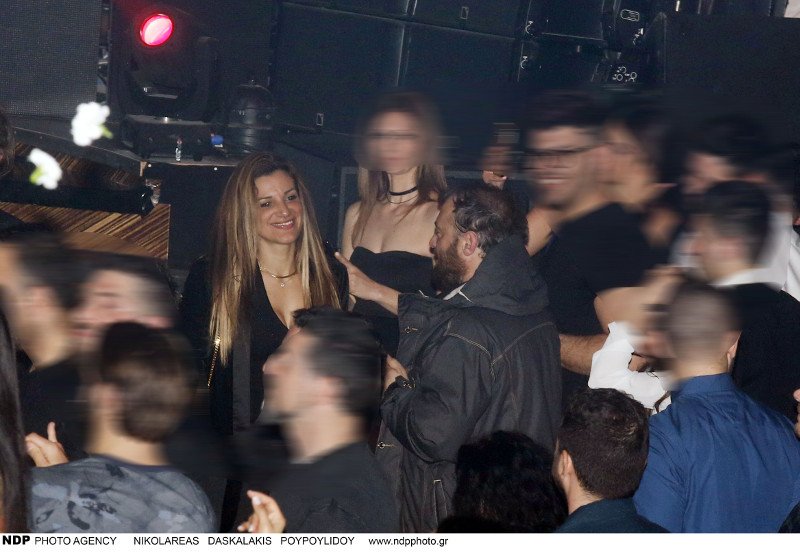 Χρήστος Φερεντίνος: Ξεφάντωσε με νέα συνοδό στα μπουζούκια [εικόνες] | iefimerida.gr 2