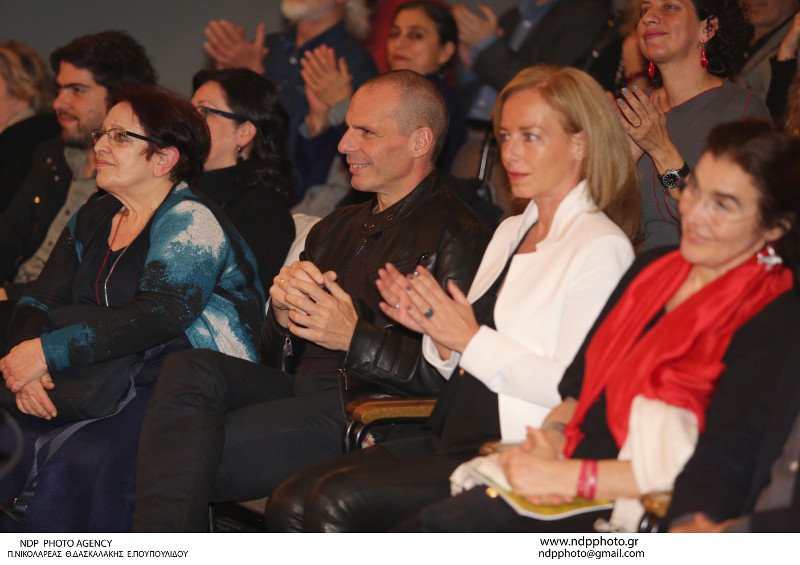 Πολάκης-Βαρουφάκης είδαν μαζί θέατρο  [εικόνες] | iefimerida.gr 5