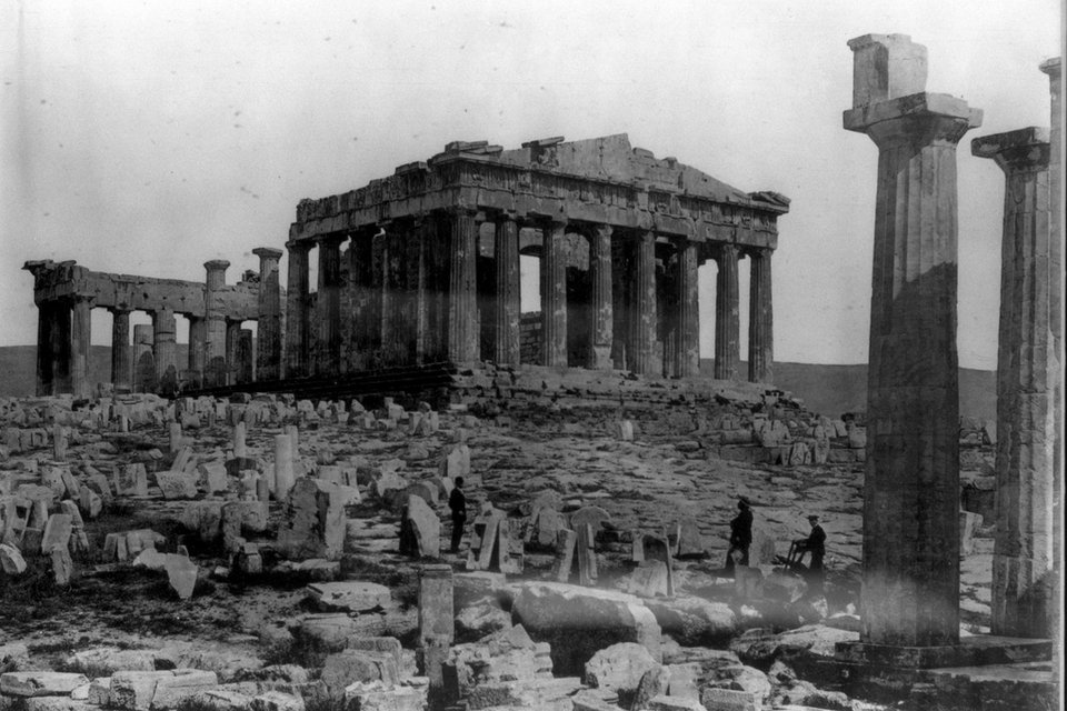 Οταν ο Παρθενώνας ήταν μαυρισμένος, σε χαλάσματα -Είχε τζαμί και σπίτια [εικόνες]  | iefimerida.gr 3