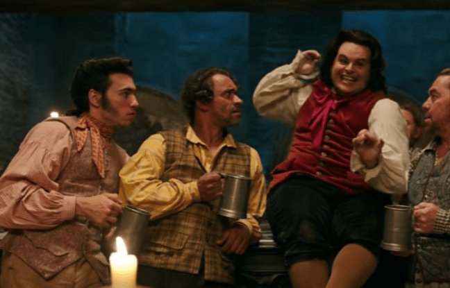 Αυτή είναι η σκηνή γκέι στην ταινία «Η Πεντάμορφη και το Τέρας» που προκάλεσε σοκ [εικόνες & βίντεο] | iefimerida.gr 2