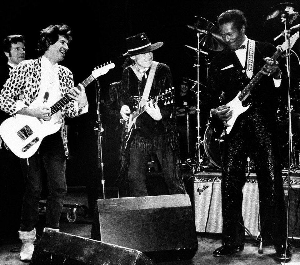 Πέθανε ο θρύλος του ροκ εν ρολ Τσακ Μπέρι [εικόνες & βίντεο] | iefimerida.gr 1