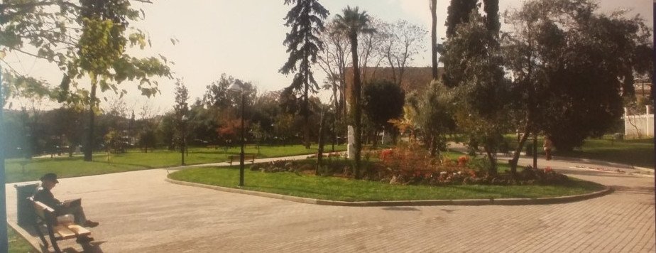 Ο δήμος της Αθήνας οργώνει το πάρκο Ριζάρη στο όνομα της έκθεσης documenta | iefimerida.gr 0