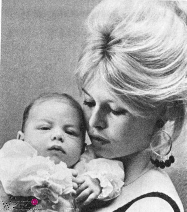 Ο θρύλος Μπριζίτ Μπαρντό, 82 ετών, στηρίζει τη Μαρίν Λεπέν [εικόνες] | iefimerida.gr 22