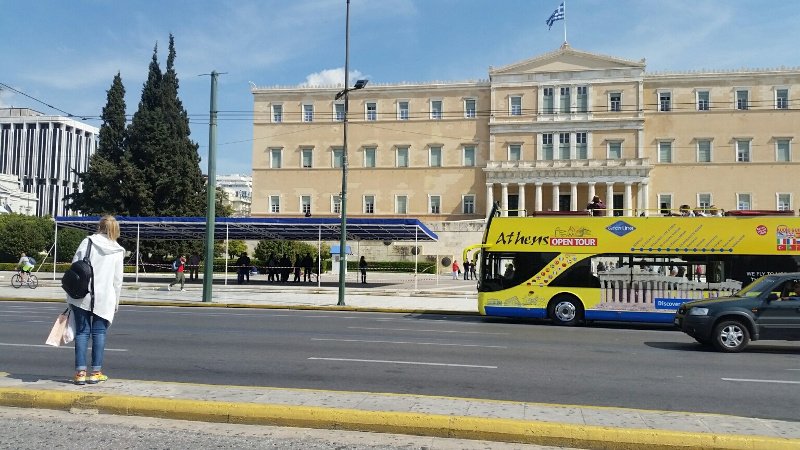 Τέντες και σκαλωσιές μπροστά στη Βουλή -Στήθηκε η κερκίδα των επισήμων για την παρέλαση της 25ης Μαρτίου | iefimerida.gr 4