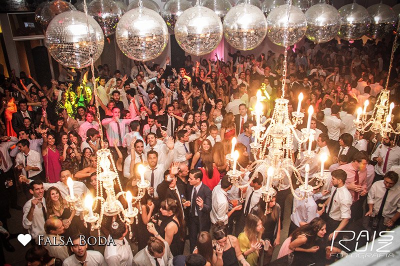 40 ευρώ για να σε καλέσουν σε ψεύτικο γάμο -Η νέα μόδα στην Αργεντινή [εικόνες] | iefimerida.gr 0