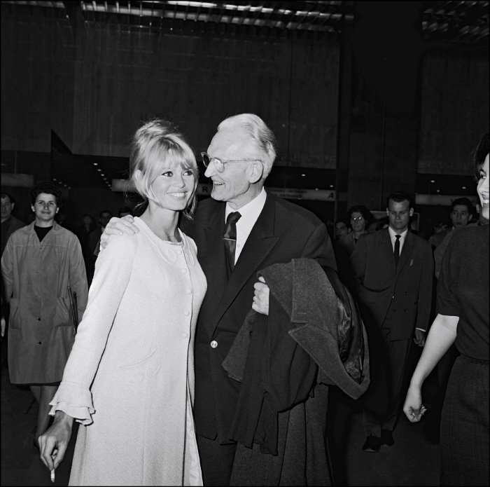 Ο θρύλος Μπριζίτ Μπαρντό, 82 ετών, στηρίζει τη Μαρίν Λεπέν [εικόνες] | iefimerida.gr 14