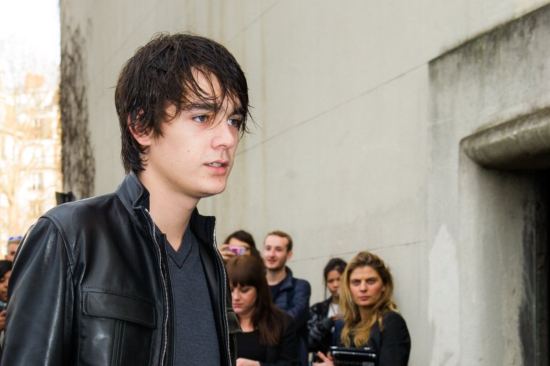 Αλέν Ντελόν: Οι προβληματικές σχέσεις με τους δύο γιους του -Γιατί δεν μιλιούνται [εικόνες] | iefimerida.gr 1