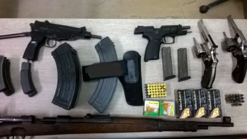 Kρήτη: Ολόκληρο οπλοστάσιο διέθετε 27χρονος σε χωριό της Χερσονήσου [εικόνες] | iefimerida.gr 1