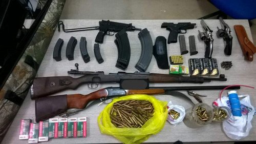 Kρήτη: Ολόκληρο οπλοστάσιο διέθετε 27χρονος σε χωριό της Χερσονήσου [εικόνες] | iefimerida.gr 0