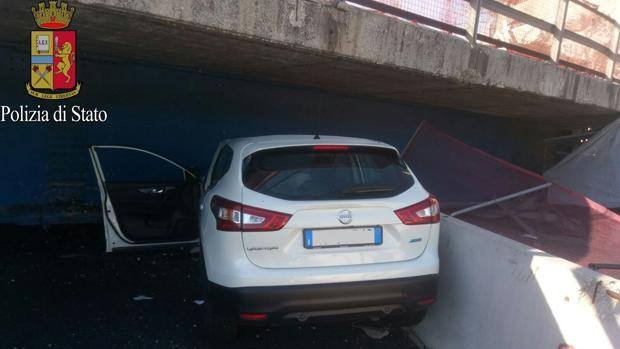 Ιταλία: Κατέρρευσε οδογέφυρα έξω από την Ανκόνα -Δύο νεκροί, δύο τραυματίες [εικόνες&βίντεο] | iefimerida.gr 2