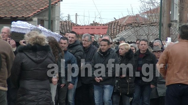 Θρήνος στην κηδεία του άτυχου ταξιτζή που δολοφονήθηκε από αστυνομικό [εικόνες & βίντεο] | iefimerida.gr 0