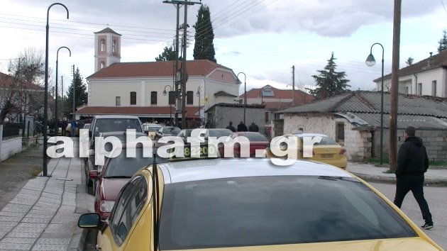 Θρήνος στην κηδεία του άτυχου ταξιτζή που δολοφονήθηκε από αστυνομικό [εικόνες & βίντεο] | iefimerida.gr 2