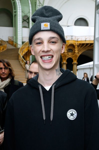 Η Λίλυ Ρόουζ Ντεπ ερωτευμένη με ένα «σκληρό» μοντέλο [εικόνες] | iefimerida.gr 0