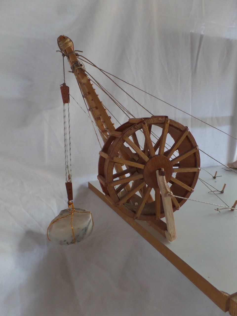 Γάλλος αρχαιολόγος κάτοικος Θάσου μας ξεναγεί στα αρχαία λατομεία του νησιού [εικόνες]  | iefimerida.gr 3