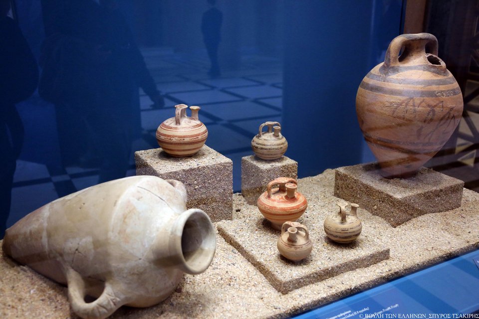 Εντυπωσιάζουν οι «Μικρές Οδύσσειες» στο Περιστύλιο της Βουλής [εικόνες]  | iefimerida.gr 2