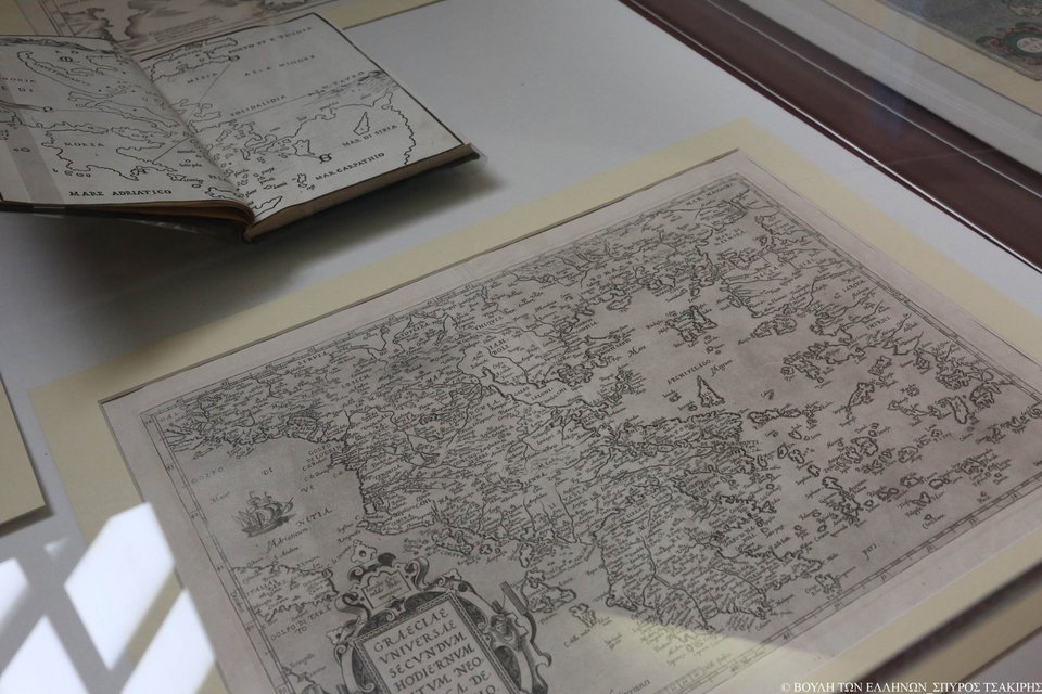 Εντυπωσιάζουν οι «Μικρές Οδύσσειες» στο Περιστύλιο της Βουλής [εικόνες]  | iefimerida.gr 3