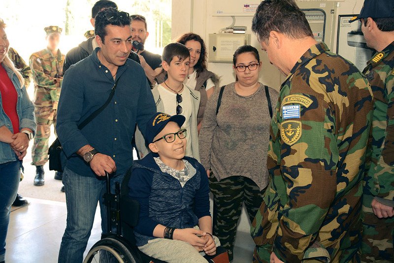 Ο πιο μικρός ΟΥΚ είναι 13 ετών -Ο Γιώργος έζησε το όνειρό του [εικόνες] | iefimerida.gr 0