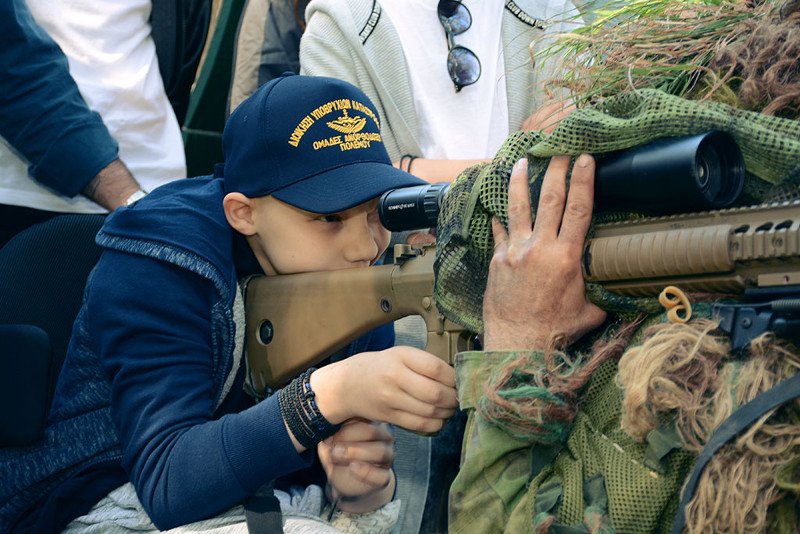 Ο πιο μικρός ΟΥΚ είναι 13 ετών -Ο Γιώργος έζησε το όνειρό του [εικόνες] | iefimerida.gr 2