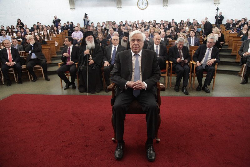 Bραβεία στους κορυφαίους μαθητές του έτους 2015-16 απένειμε ο ΠτΔ [εικόνες] | iefimerida.gr 1