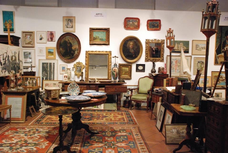 Παζάρι αντίκας και έργων τέχνης -Γκραβούρες, έπιπλα, ασημικά, γυαλικά [εικόνες]  | iefimerida.gr 3