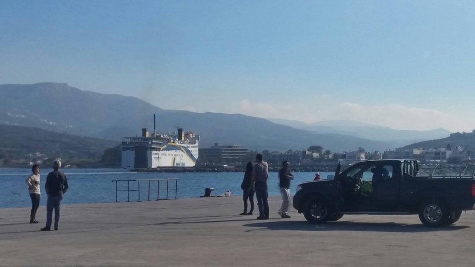 Λαχτάρα για 218 επιβάτες του «Πρέβελη» -Λίγο έλειψε να συγκρουστεί με προβλήτα [εικόνες] | iefimerida.gr 2