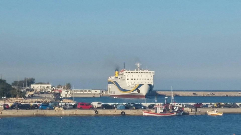 Λαχτάρα για 218 επιβάτες του «Πρέβελη» -Λίγο έλειψε να συγκρουστεί με προβλήτα [εικόνες] | iefimerida.gr 0