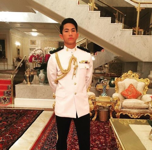 Ενας νέος γόης στο Instagram -Ο πρίγκιπας του Μπρουνέι [εικόνες] | iefimerida.gr 18