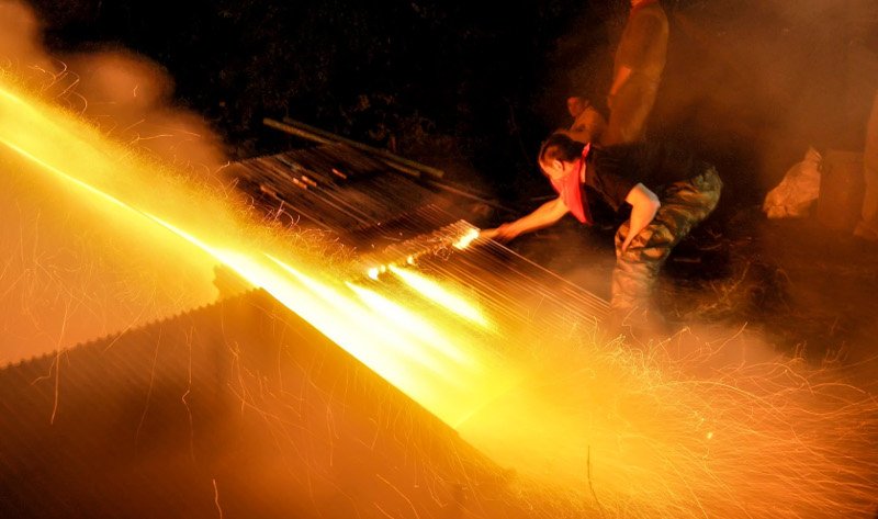 Πεθαίνει ο ρουκετοπόλεμος της Χίου – Αβέβαιη η διεξαγωγή του για δεύτερη χρονιά [εικόνες] | iefimerida.gr 2