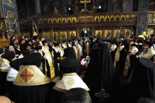 Το τελευταίο αντίο στον μητροπολίτη Σταγών και Μετεώρων Σεραφείμ [εικόνες] | iefimerida.gr 2