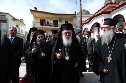 Το τελευταίο αντίο στον μητροπολίτη Σταγών και Μετεώρων Σεραφείμ [εικόνες] | iefimerida.gr 5