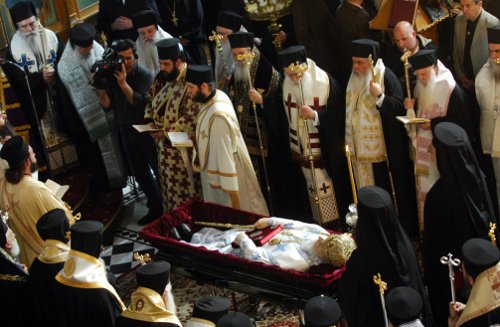 Το τελευταίο αντίο στον μητροπολίτη Σταγών και Μετεώρων Σεραφείμ [εικόνες] | iefimerida.gr 10