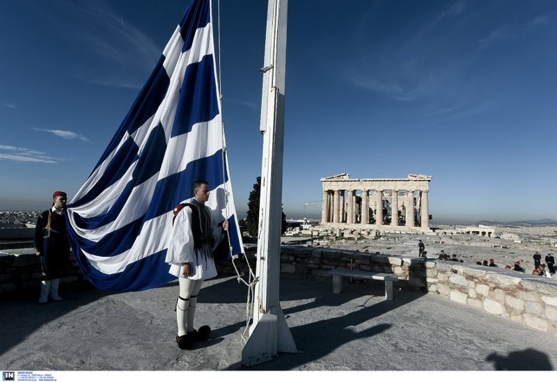 Εντυπωσιακές εικόνες στο πυροβολείο του Λυκαβηττού: 21 βολές για την 25η Μαρτίου | iefimerida.gr 2
