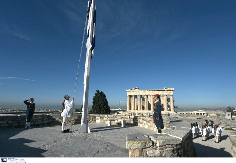 Εντυπωσιακές εικόνες στο πυροβολείο του Λυκαβηττού: 21 βολές για την 25η Μαρτίου | iefimerida.gr 3