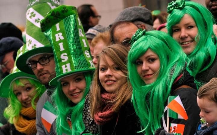 St. Patrick's Day, σήμερα: Τι είναι αυτή η γιορτή που τα πάντα βάφονται πράσινα [εικόνες] | iefimerida.gr 0