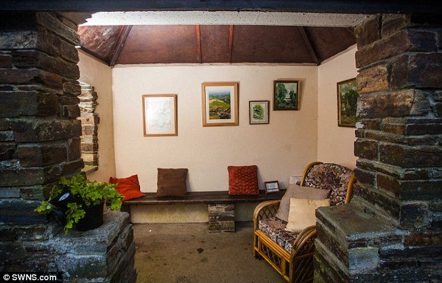 Στη Βρετανία εξέλιξαν τις στάσεις λεωφορείου -Σαν κανονικό σαλόνι [εικόνες] | iefimerida.gr 2