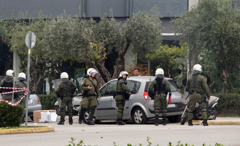  Επεισόδια πριν από το Ολυμπιακός-Πανιώνιος -Ενας τραυματίας και προσαγωγές [εικόνες]  | iefimerida.gr 2