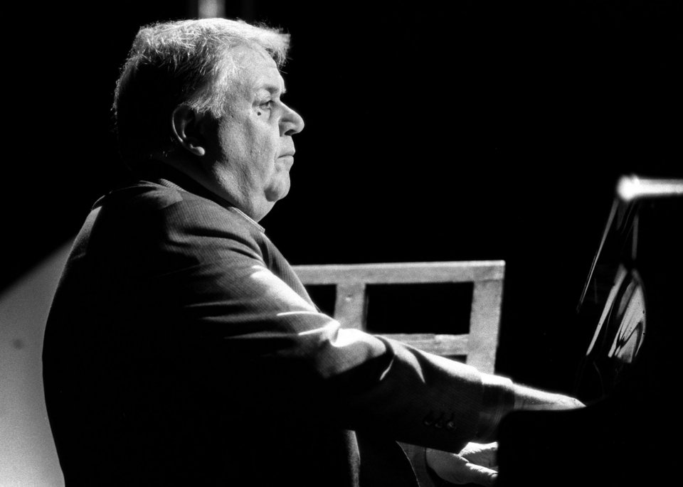 Η Καμεράτα στο Χαμόγελο της Τζοκόντα: Για τη γυναίκα που γοήτευσε τον Χατζιδάκι στη Ν.Υ. του 1964 | iefimerida.gr 1