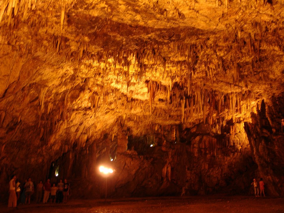 Σε αυτό το σπήλαιο στην Κεφαλονιά γίνονται συναυλίες 60 μέτρα κάτω από τη γη [εικόνες & βίντεο] | iefimerida.gr 4