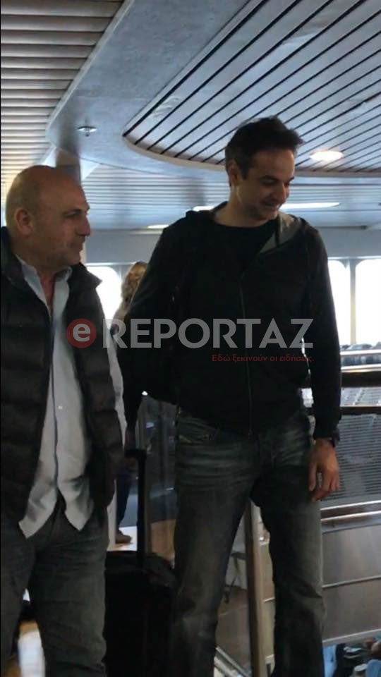 Στην Τήνο ο Κυριάκος Μητσοτάκης -Πρωινό ταξίδι με το πλοίο, στις αεροπορικές θέσεις [εικόνες] | iefimerida.gr 1