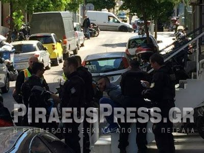 Αυτός είναι ο δράστης της επίθεσης με σφυρί στον Τάκη Τσουκαλά [εικόνες] | iefimerida.gr 1