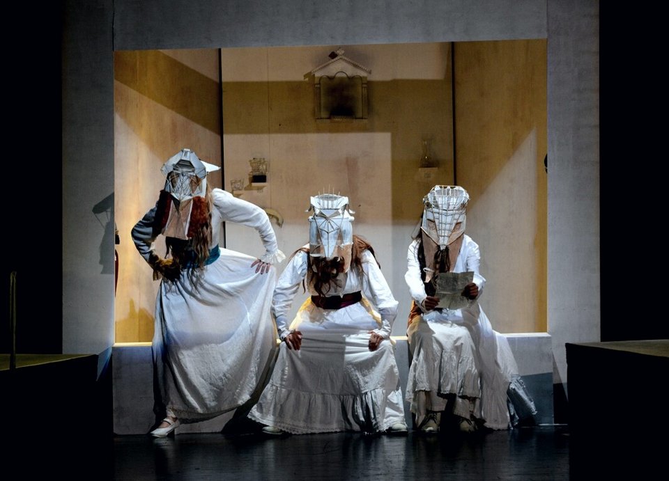 Ο «Ζητιάνος» του Ανδρέα Καρκαβίτσα για πρώτη φορά στο θέατρο [εικόνες]  | iefimerida.gr 3