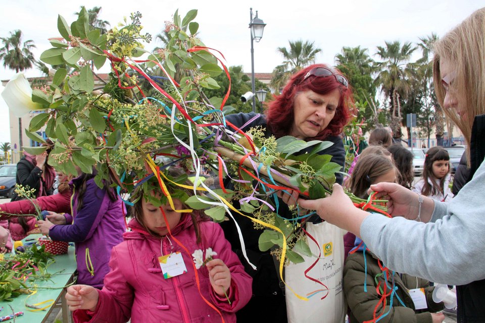 Σάββατο του Λαζάρου -Το έθιμο θέλει Λαζαράκια, κάλαντα και βάγια [εικόνες]  | iefimerida.gr 3
